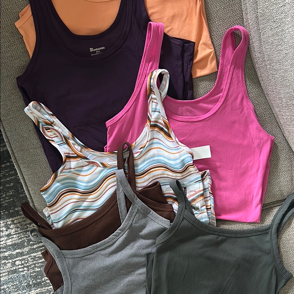 BUNDLE of 7 Tank-tops